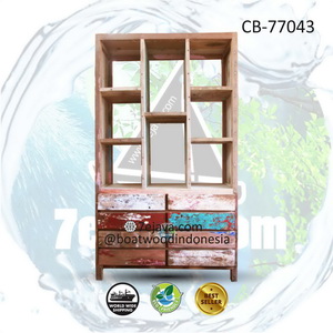 boat cabinet side